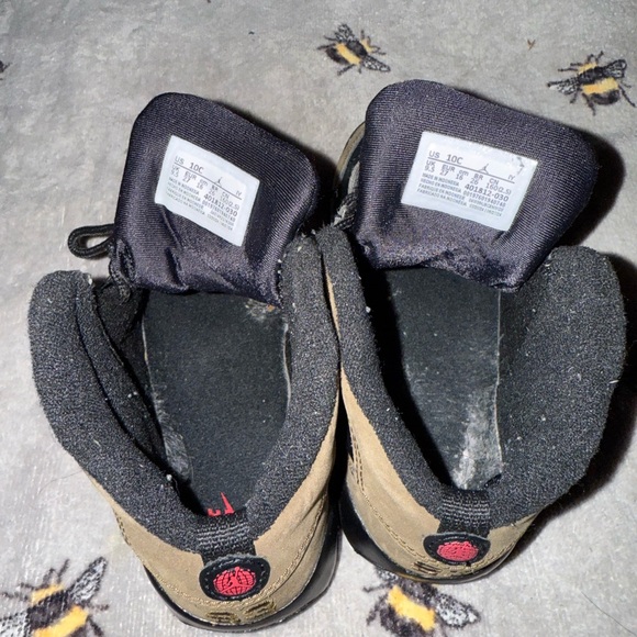 Jordan OLIVE 9’s - Picture 3 of 5